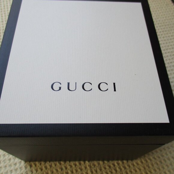 Gucci Watch "Limited Edition" Disney "Three Little Pigs", Swiss Made, YA136325 - Picture 5 of 6